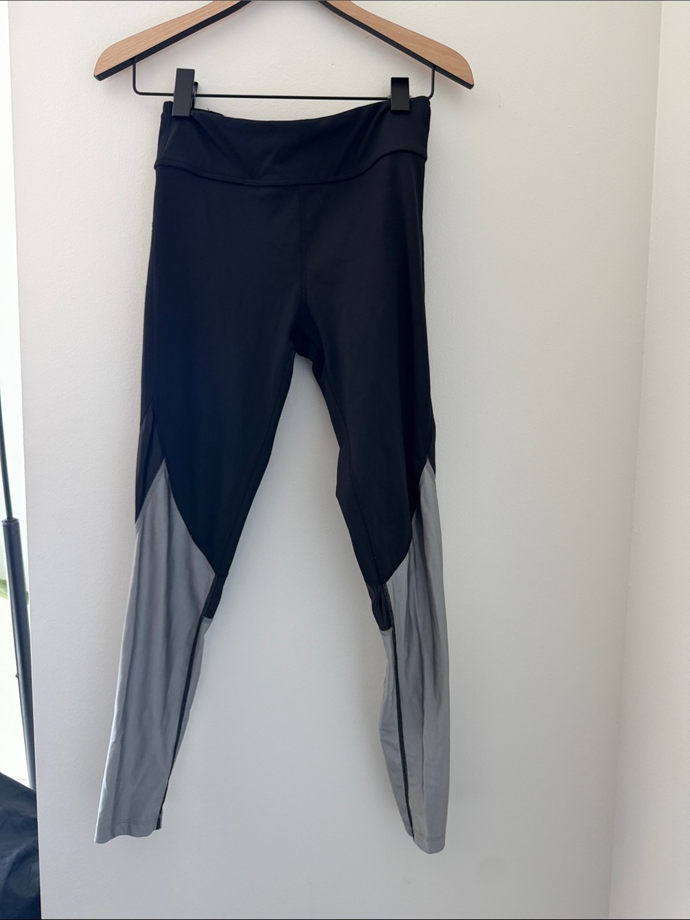 Alala Black and Gray Mesh-Panel Leggings